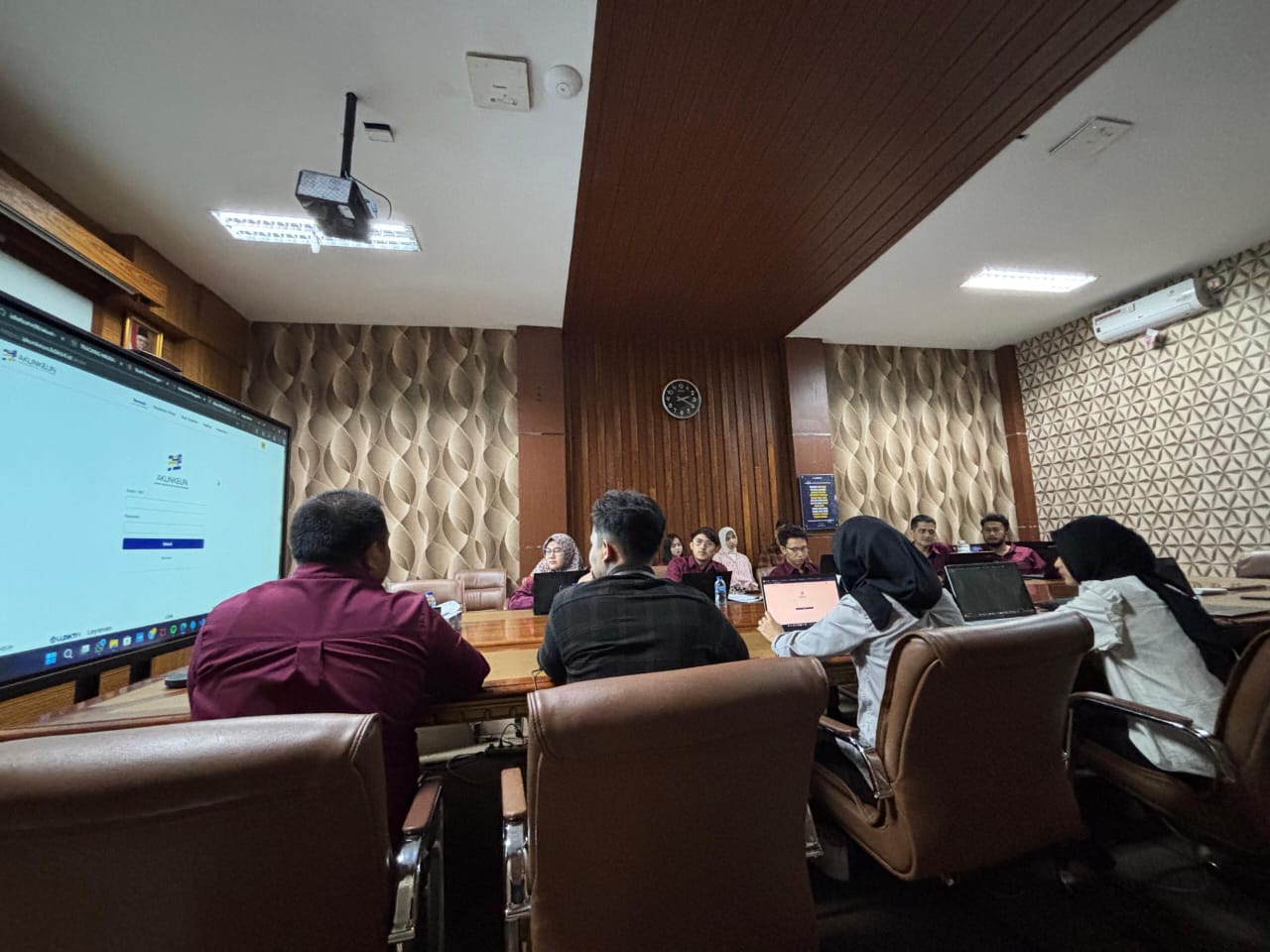 Dari Belajar hingga Berkembang: Pengalaman Magangku di LLDIKTI Wilayah IV