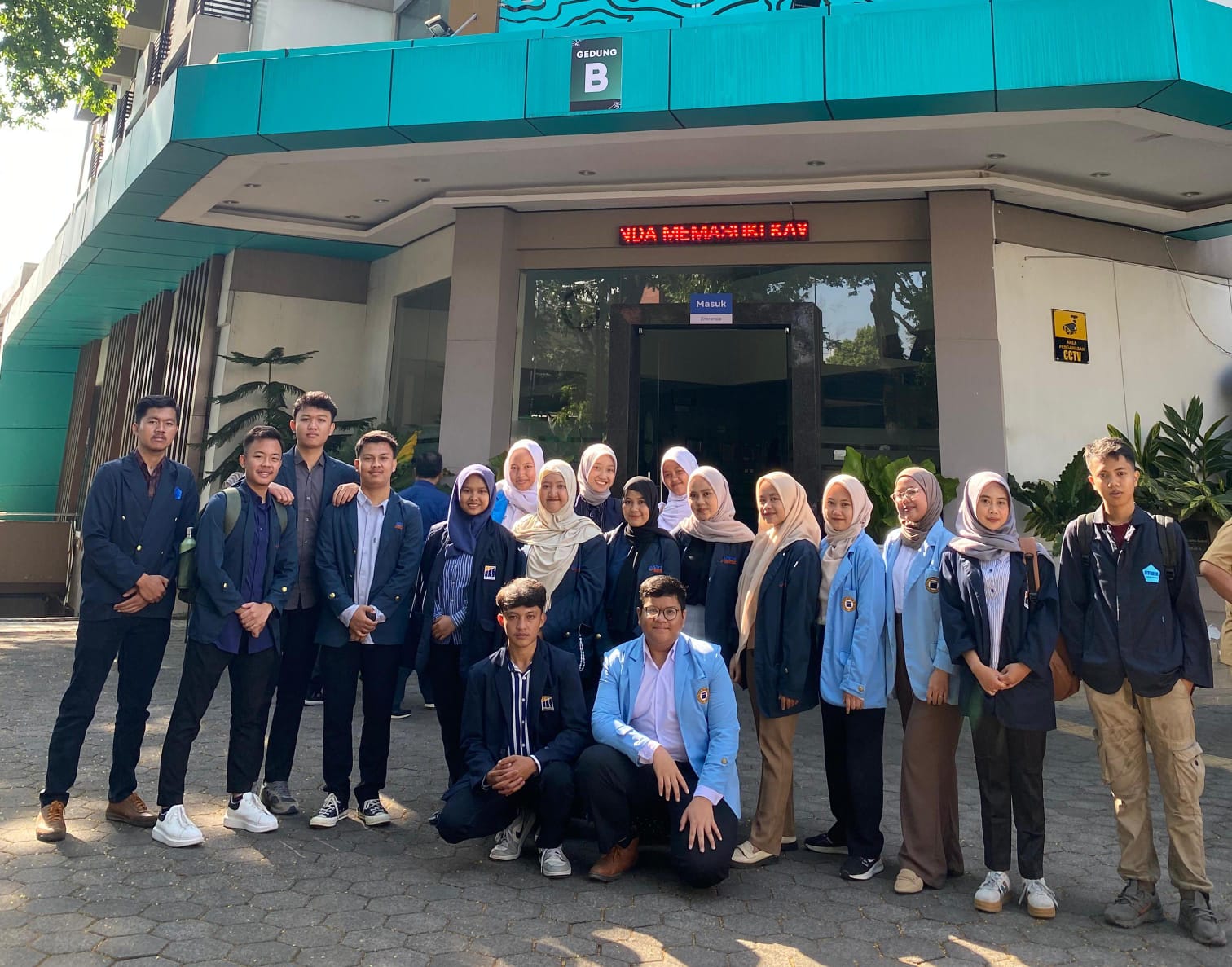 Pengalaman Internship di DPMPTSP Prov Jawa Barat: Meningkatkan Keterampilan dan Wawasan Profesional